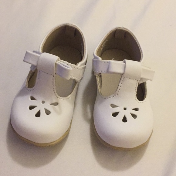 baby girl white shoes size 3